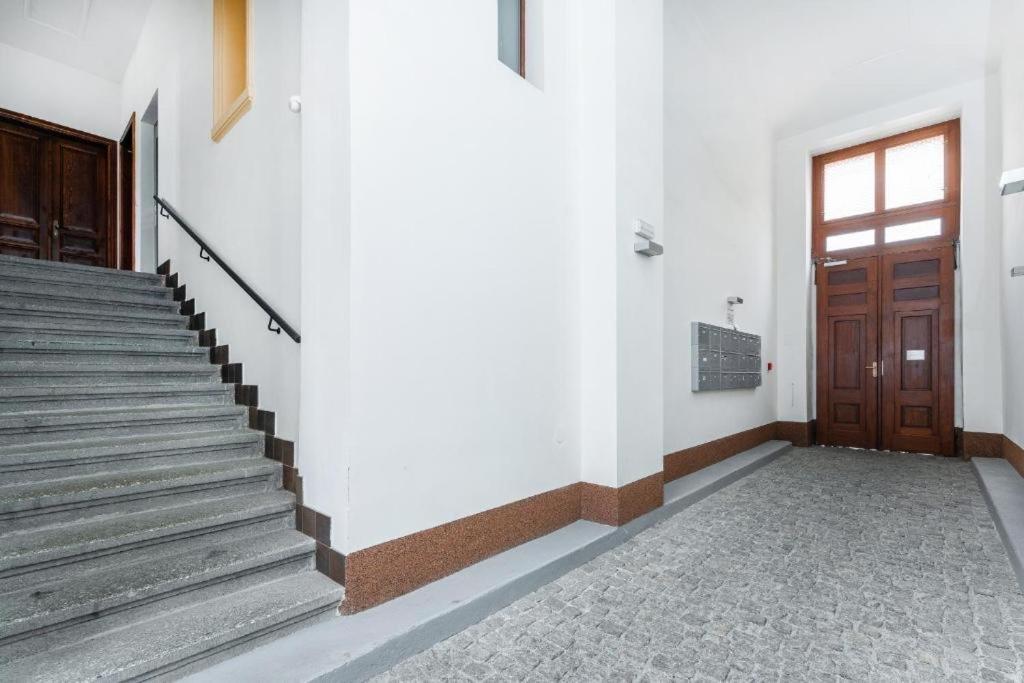 Nice Apartman In New Town * Praga