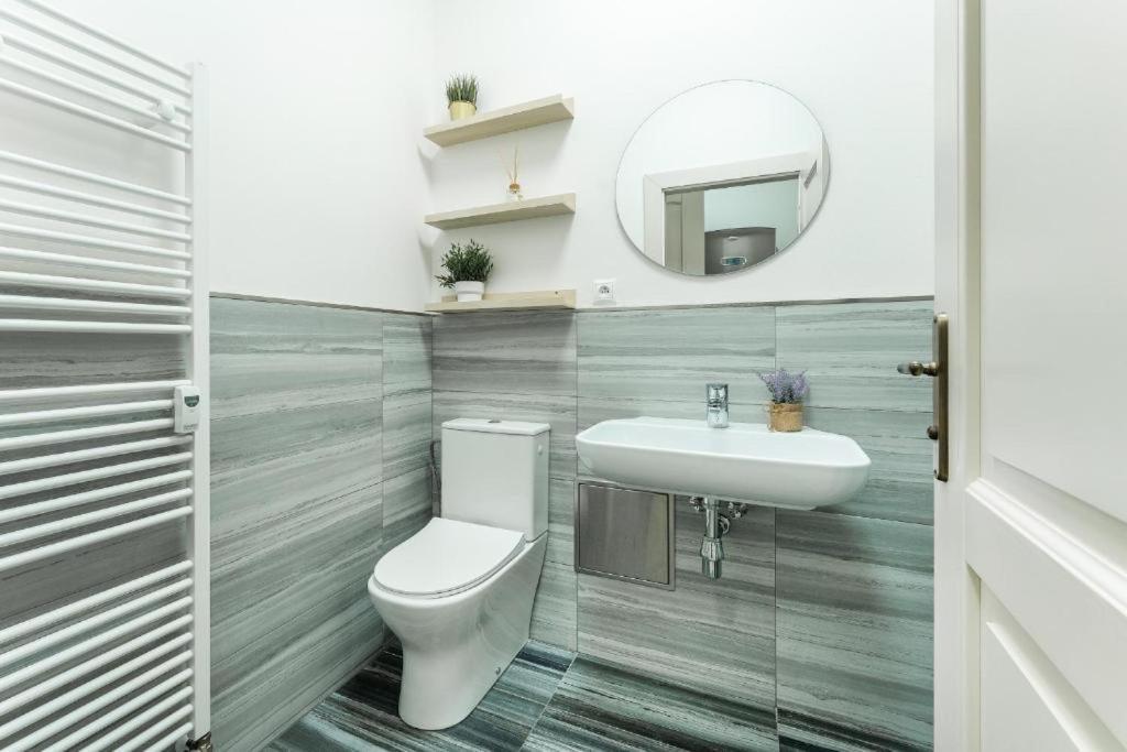 Nice Apartman In New Town * Praga